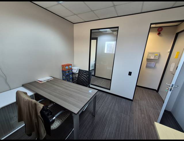 423M² OFFICE TO LET IN SANDTON CENTRAL